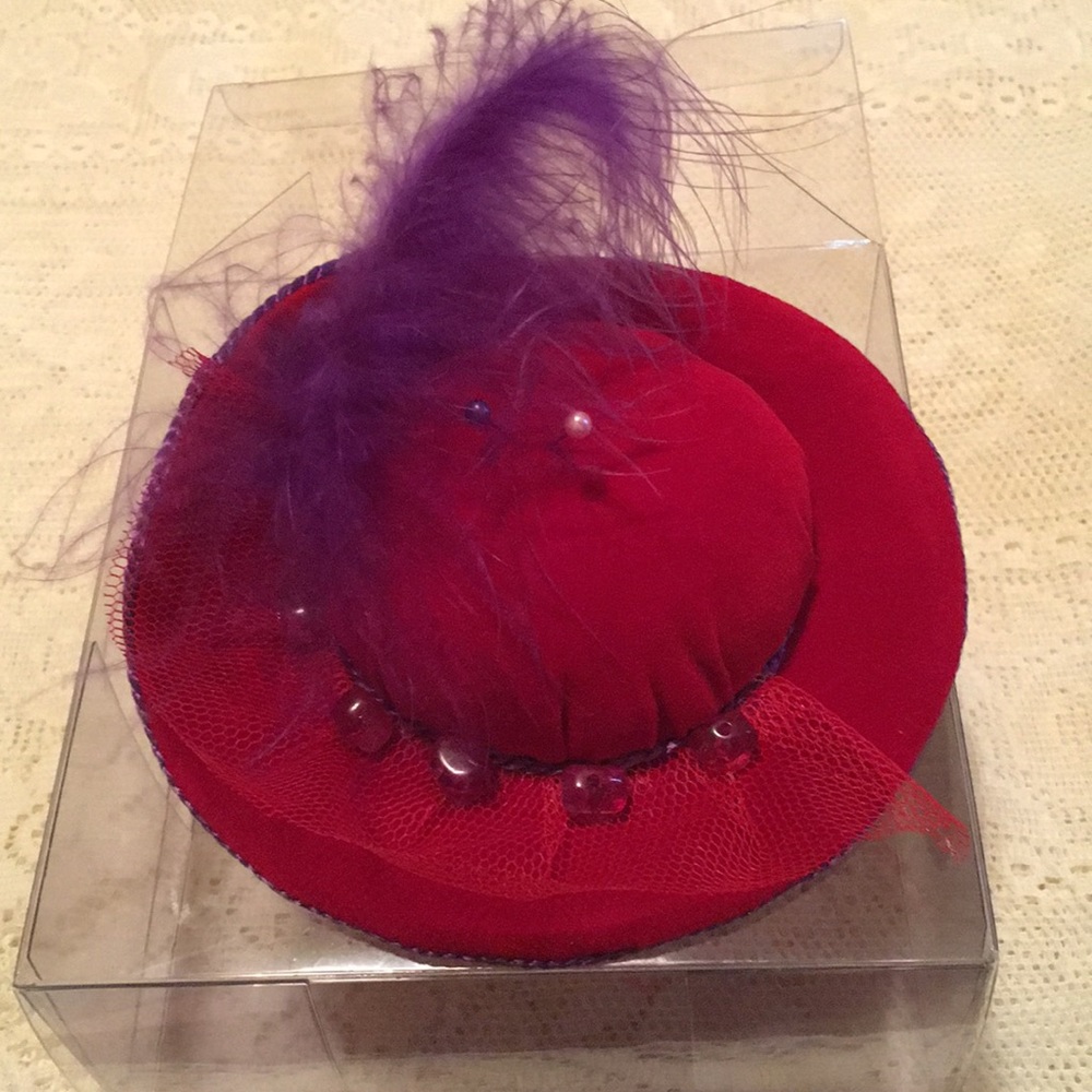 NWOT Red Hat Pin Cushion